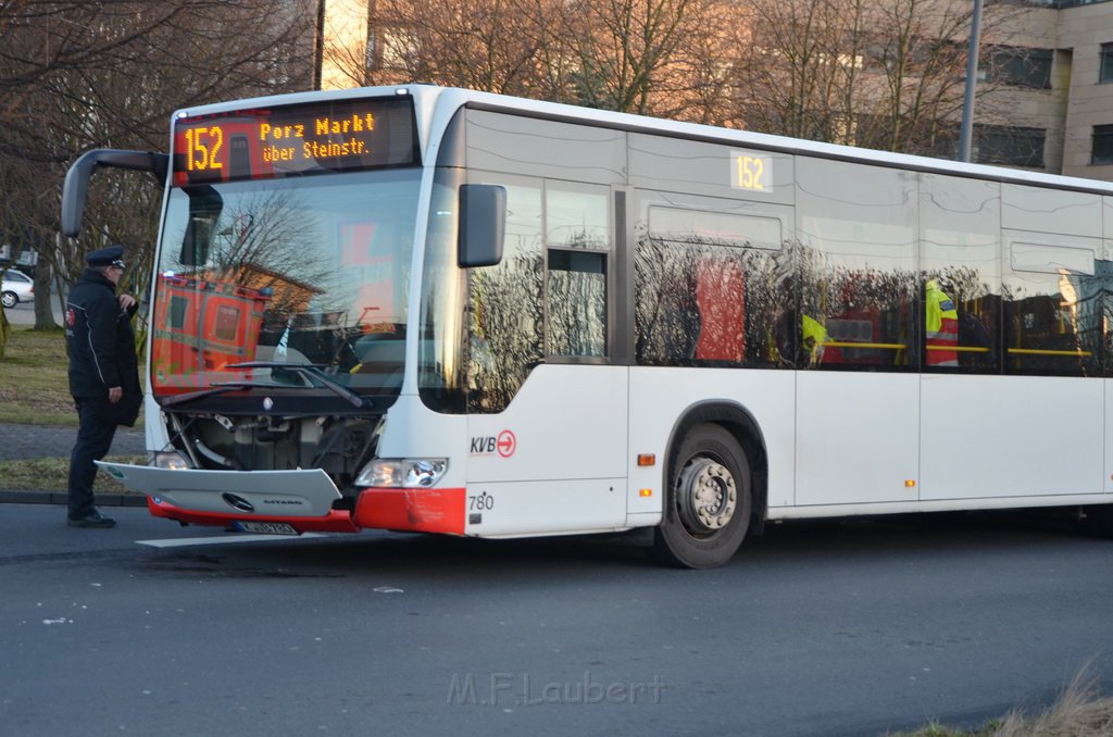 VU KVB Bus PKW Koeln Porz Gremberghoveb Neuenhofstr P05.JPG - Miklos Laubert